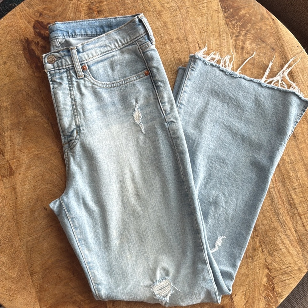 High Rise Split-Hem '70s Flare Jeans || GAP - Picture 2 of 9